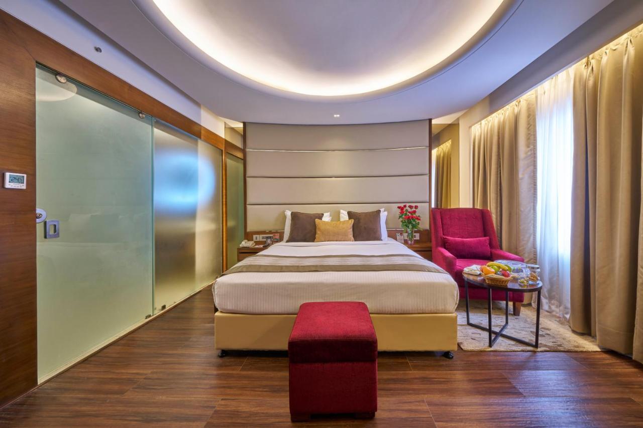 Hotel Hindusthan International, บูบันเนสชวาร์ ภายนอก รูปภาพ
