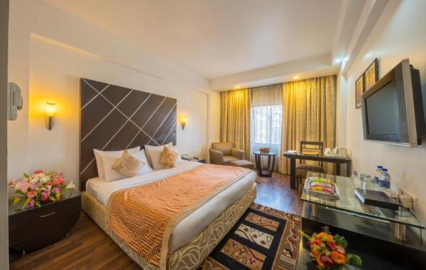 Hotel Hindusthan International, บูบันเนสชวาร์ ภายนอก รูปภาพ