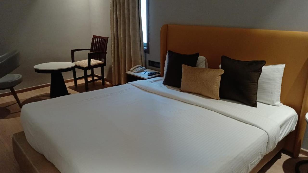 Hotel Hindusthan International, บูบันเนสชวาร์ ภายนอก รูปภาพ