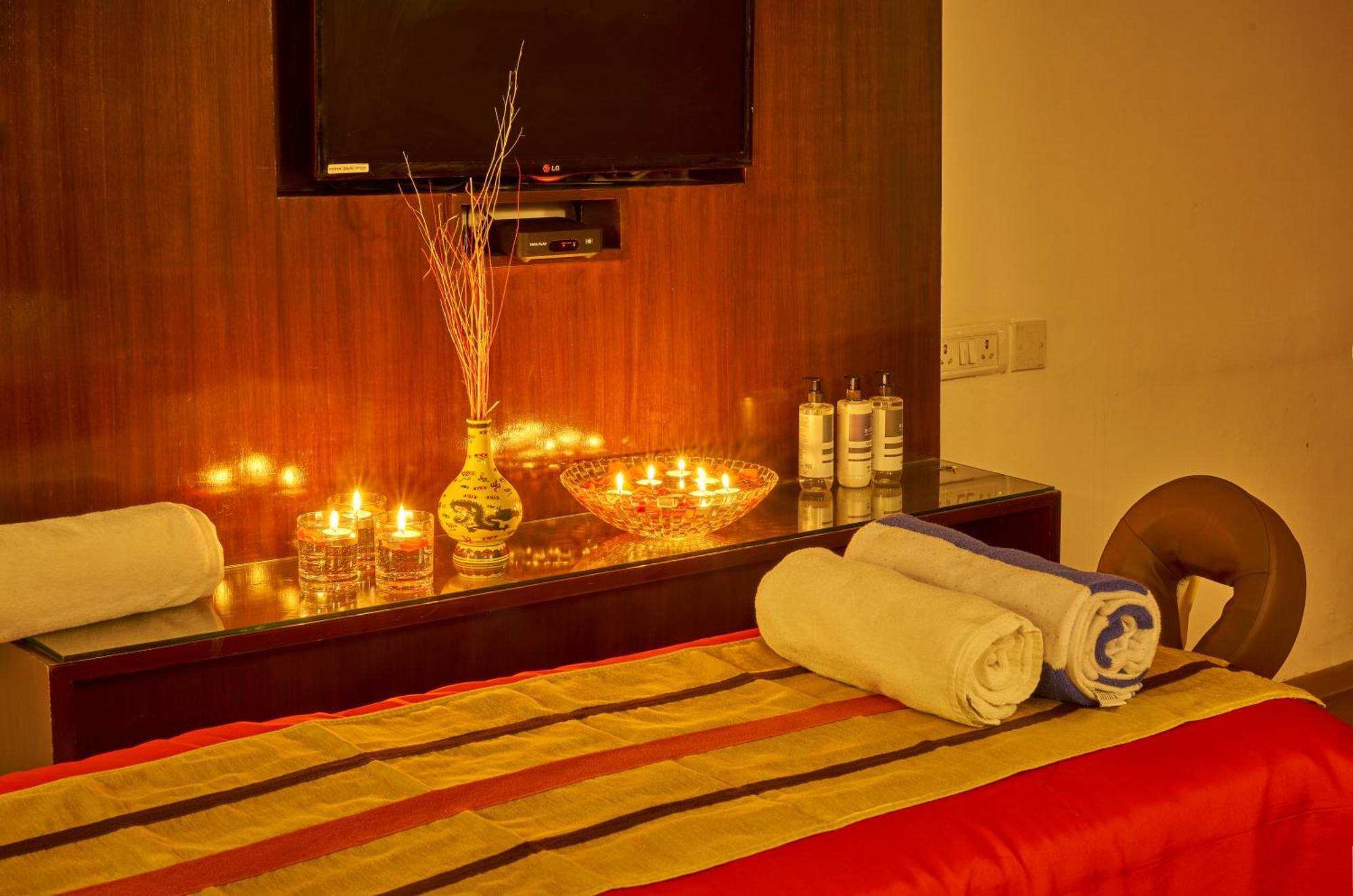 Hotel Hindusthan International, บูบันเนสชวาร์ ภายนอก รูปภาพ