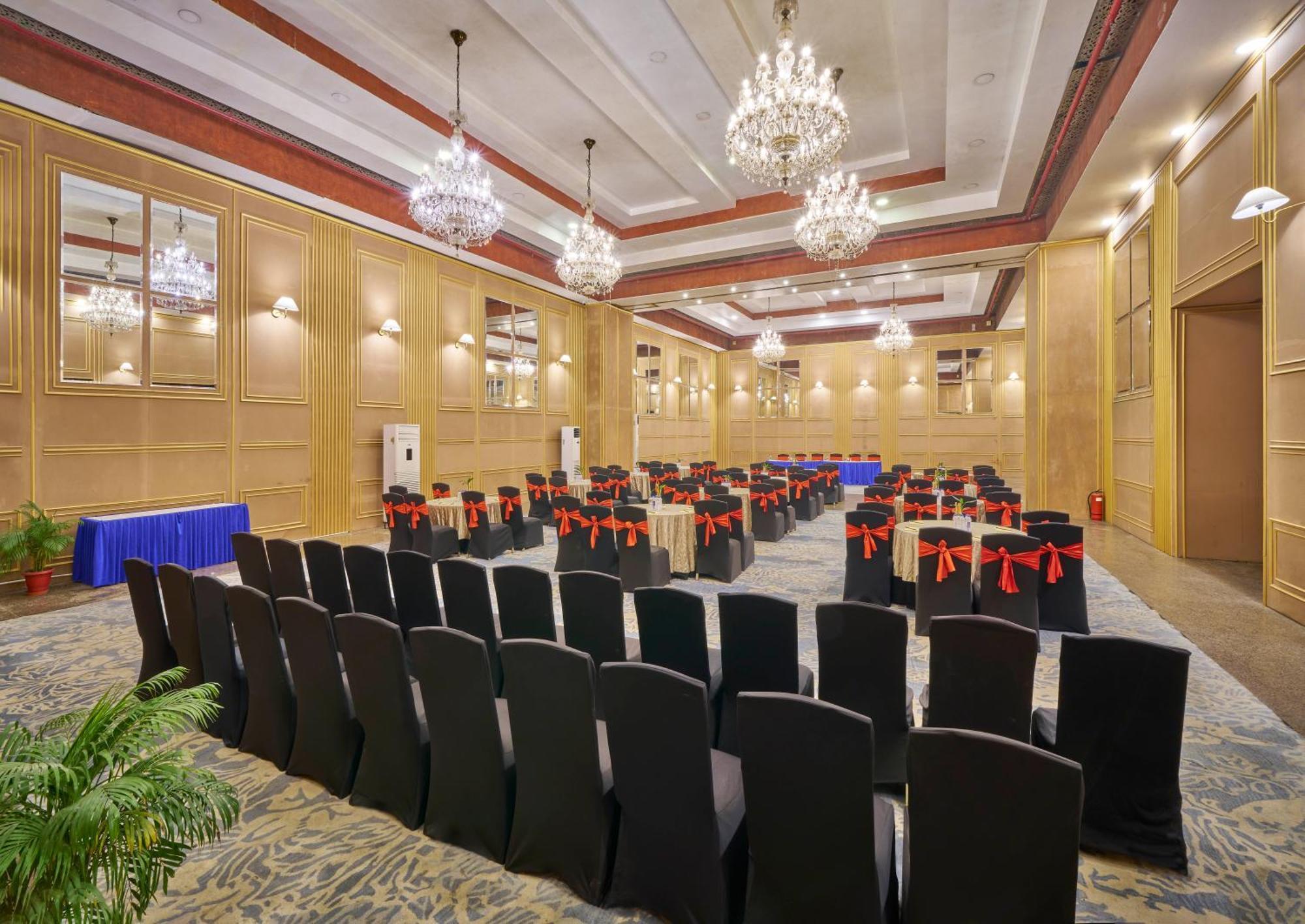 Hotel Hindusthan International, บูบันเนสชวาร์ ภายนอก รูปภาพ