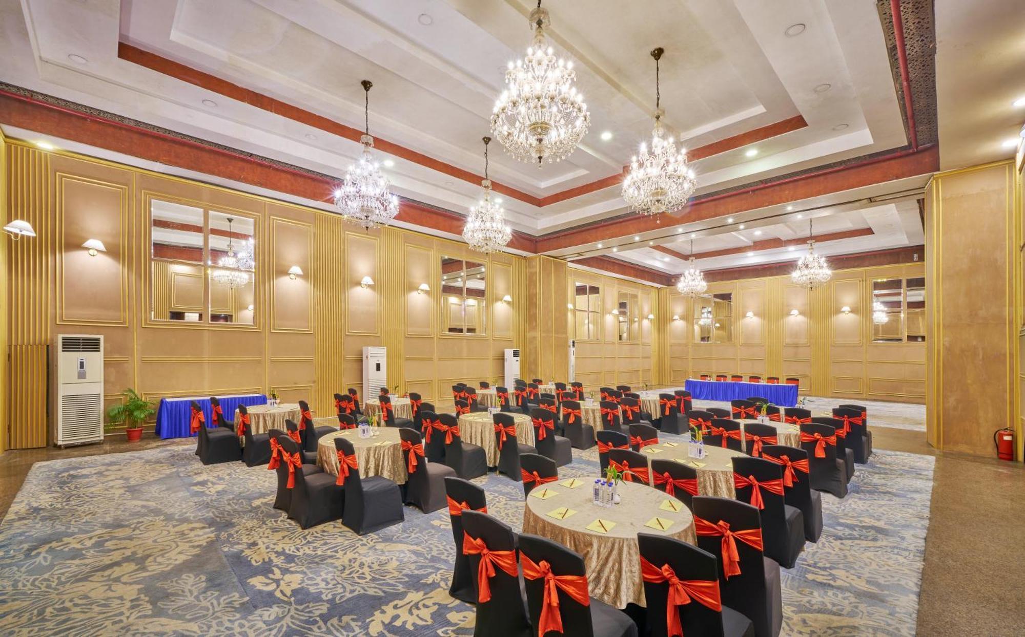 Hotel Hindusthan International, บูบันเนสชวาร์ ภายนอก รูปภาพ
