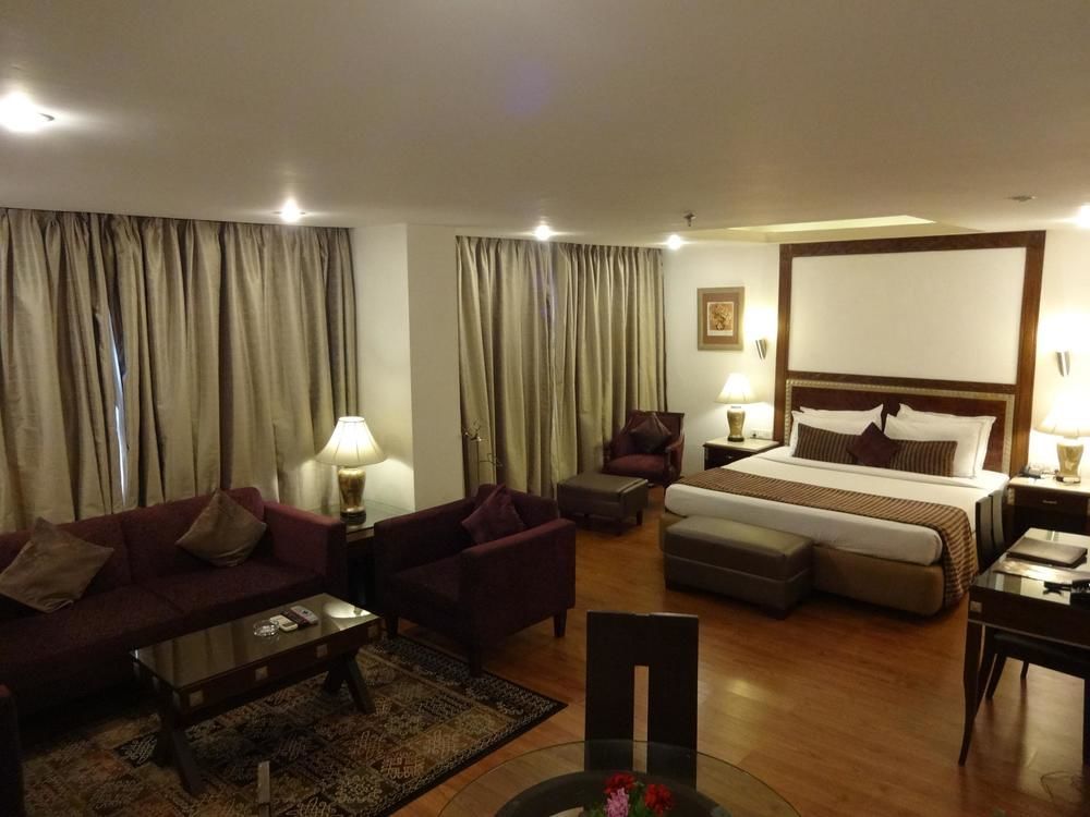 Hotel Hindusthan International, บูบันเนสชวาร์ ภายนอก รูปภาพ