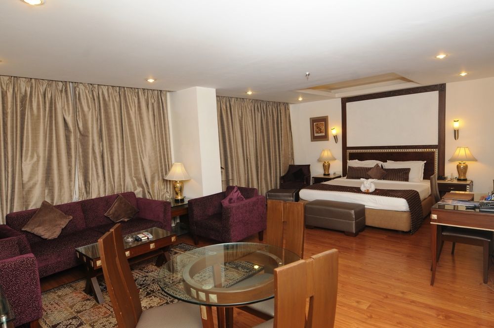 Hotel Hindusthan International, บูบันเนสชวาร์ ภายนอก รูปภาพ