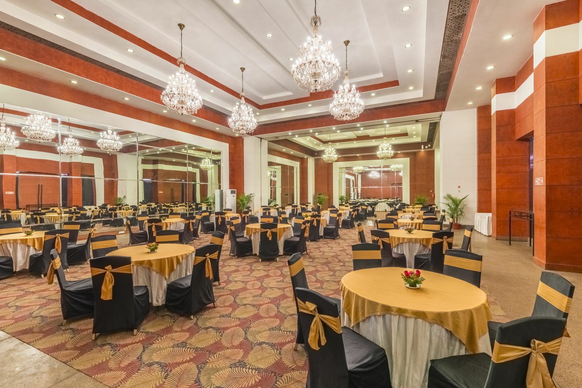 Hotel Hindusthan International, บูบันเนสชวาร์ ภายนอก รูปภาพ